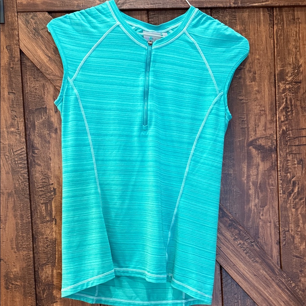 Turquoise Sleeveless Athleta dryfit top. Size medium